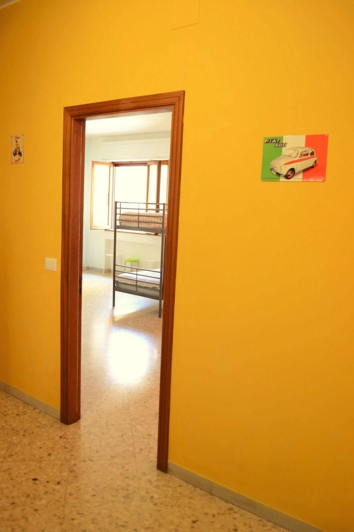 Olive Tree Hostel Bari Exterior photo